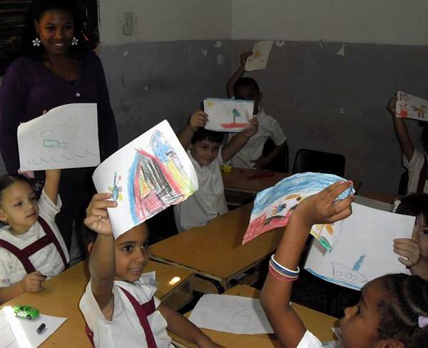 Los derechos humanos y la plenitud de nuestro niños. Los derechos humanos y la plenitud de nuestro niños.